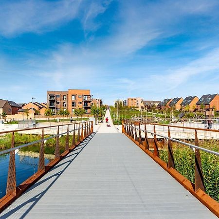 The Lake - A Stunning 2 Bedroom House, Only 17Mins To Central London!!! Greenhithe Zewnętrze zdjęcie