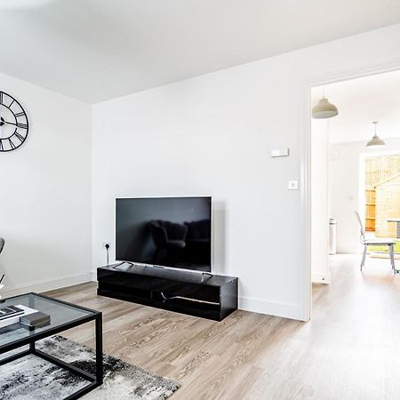 The Lake - A Stunning 2 Bedroom House, Only 17Mins To Central London!!! Greenhithe Zewnętrze zdjęcie